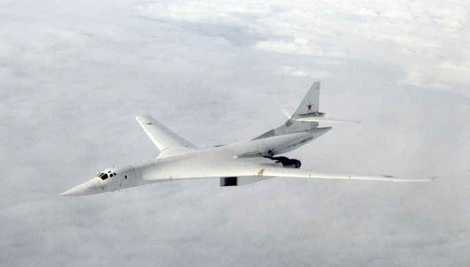 Ракетоносцы ТУ-160 пролетели через Северный полюс