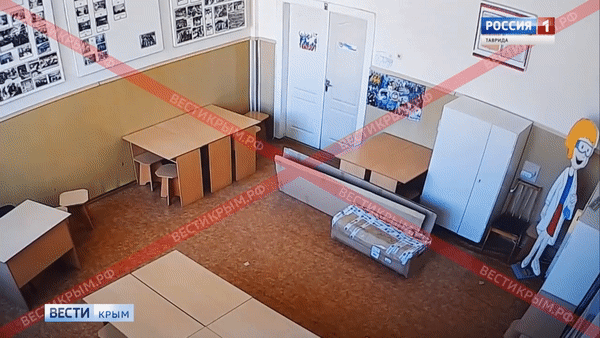 Опубликовано видео момента нападения на керченский колледж