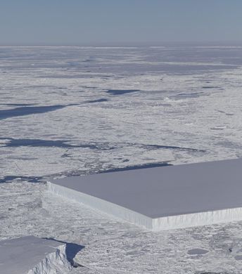 В Антарктиде найден айсберг правильной прямоугольной формы