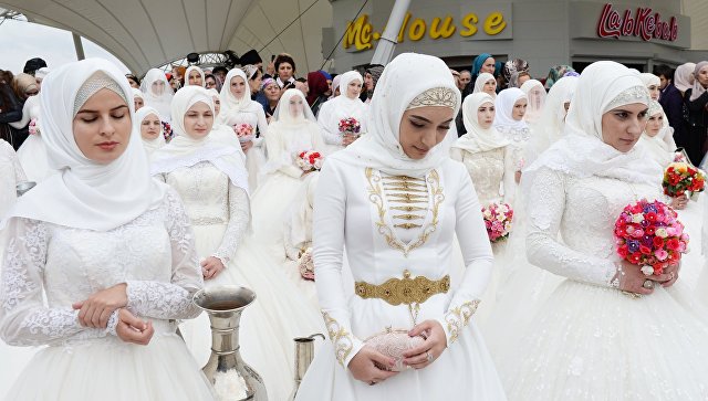 В Грозном в день города сыграли 200 свадеб