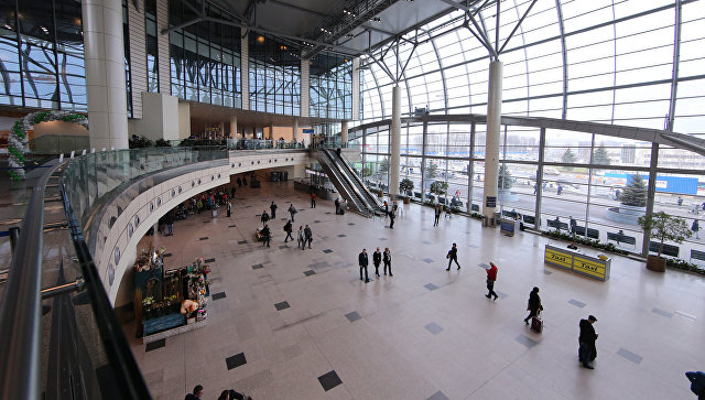 Российские аэропорты предложили назвать именами Кобзона и Говорухина