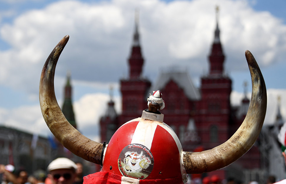 Обиделись из-за жирафа: Дания хочет дать отпор России