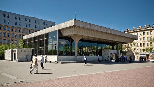 Главы двух комитетов администрации Петербурга покидают свои посты