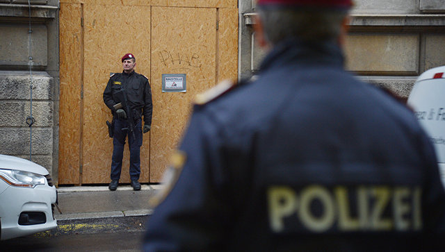 Австрийские СМИ пишут, что экс-полковника завербовали в 1988 году в Иране