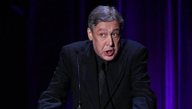 Ефремову во время спектакля запустили тортом в лицо