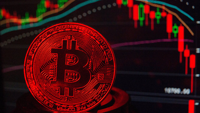 Биткоин впервые с октября 2017 года опустился ниже пяти тысяч долларов