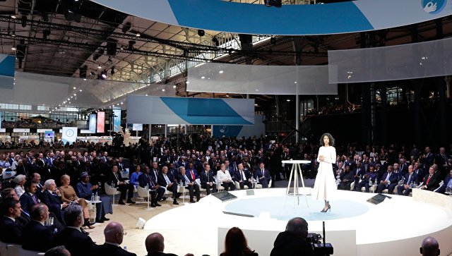 Путин и Порошенко не встречались на мероприятиях в Париже, заявил Песков