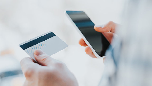 Банки пригрозили блокировать карты за необоснованные переводы, сообщили СМИ