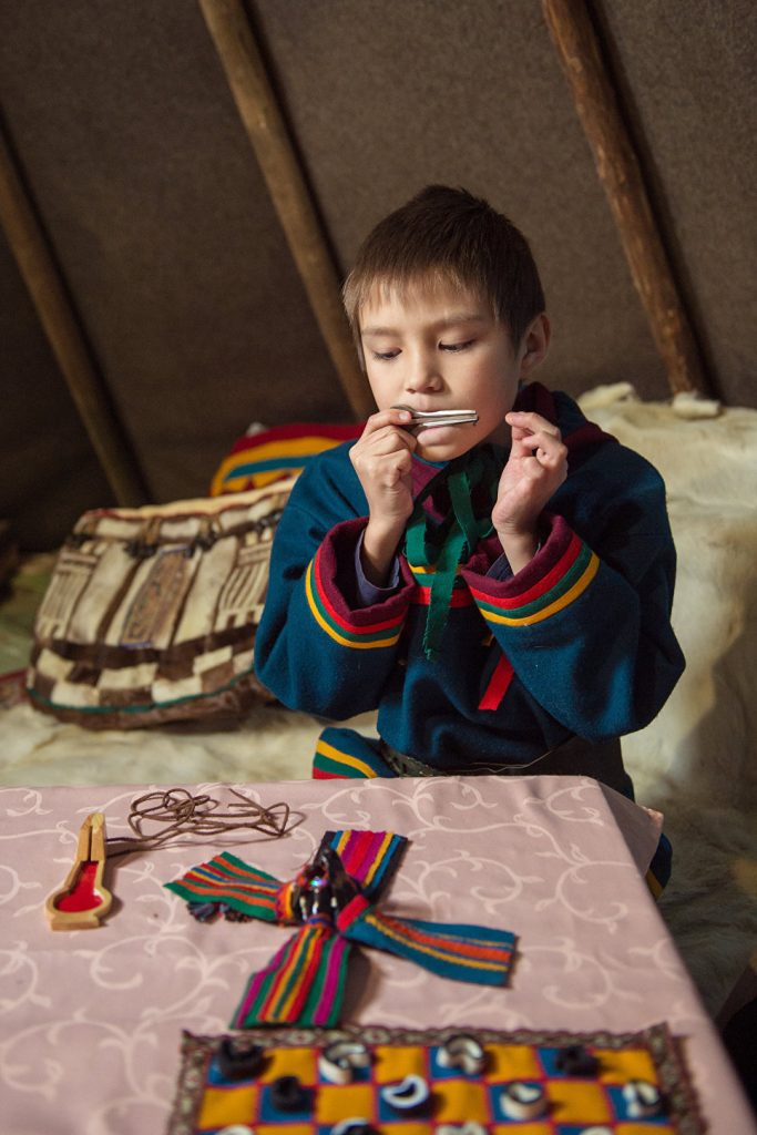 Вместо одной девочки взяли шесть мальчиков: история семьи из Нарьян-Мара