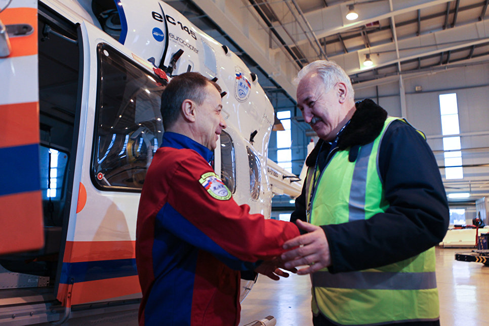 "Волшебник на вертолете": как санитарная авиация спасает жизни в Москве