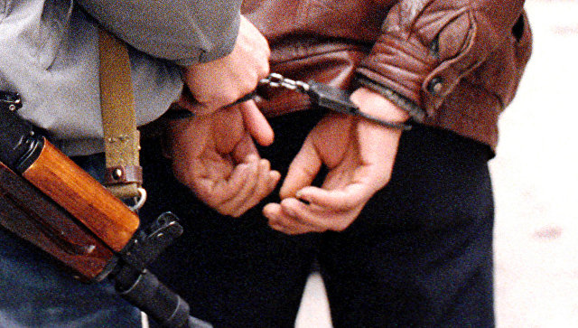 В Самаре четырех сотрудников полиции задержали при получении взятки