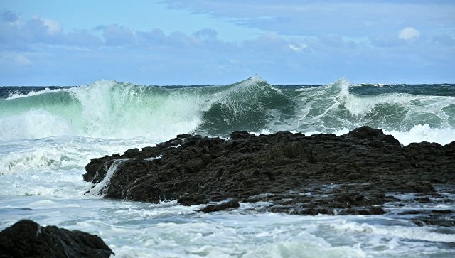 В Охотском море из-за 9-метровых волн объявили штормовое предупреждение