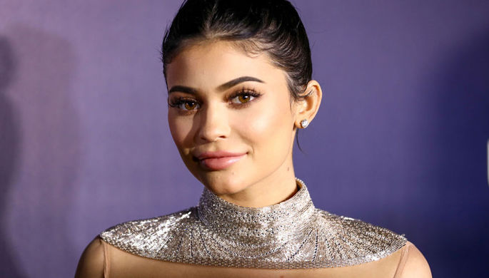 Кайли Дженнер опубликовала видео «мести» яйцу-рекордсмену по лайкам