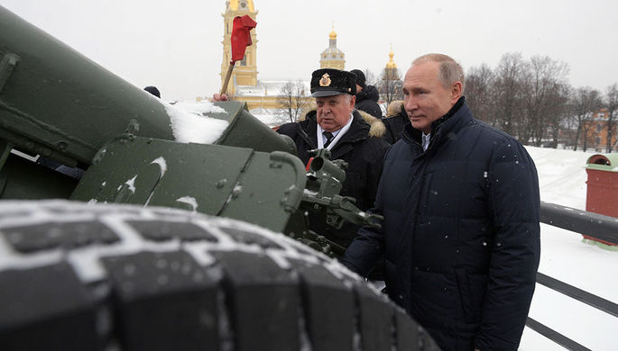 Путин рассказал, как получил звание лейтенанта