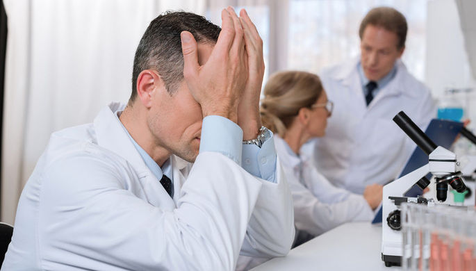 WSJ: В США ученым запретили участвовать в спонсируемых Китаем и Россией программах