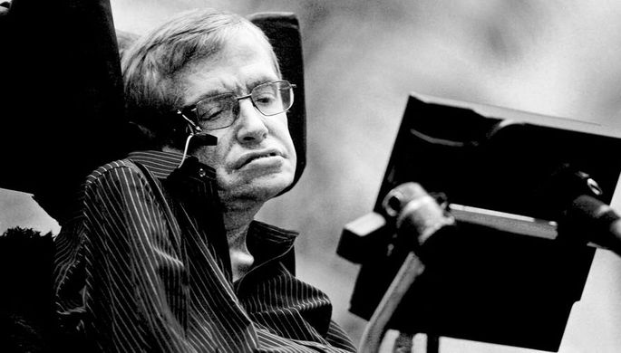 Бывшую сиделку Стивена Хокинга отстранили от работы