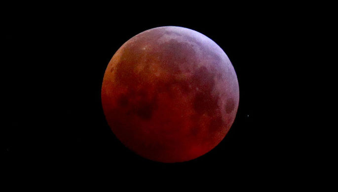 Москвичи увидят «воронье полнолуние», а киевляне — «червячное»