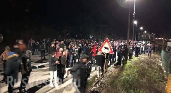 Религиозные протесты вспыхнули в Черногории (ФОТО, ВИДЕО)