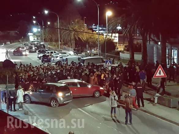 Религиозные протесты вспыхнули в Черногории (ФОТО, ВИДЕО)