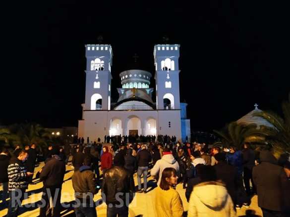 Религиозные протесты вспыхнули в Черногории (ФОТО, ВИДЕО)