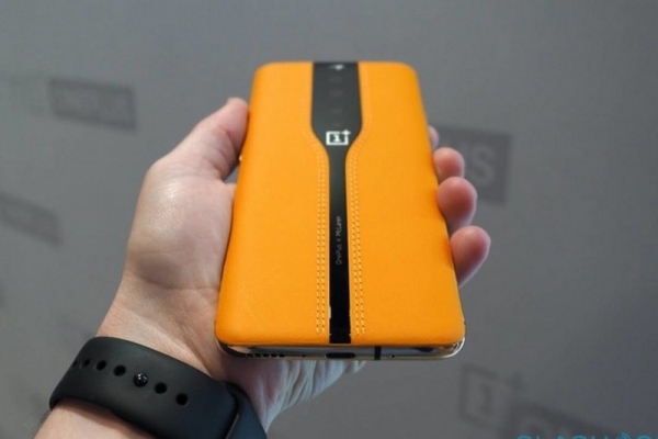 Смартфон OnePlus Concept One оснастили исчезающими фотокамерами