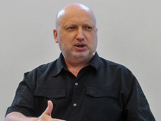 Турчинов обвинил Россию в уничтожении украинского самолета в Иране