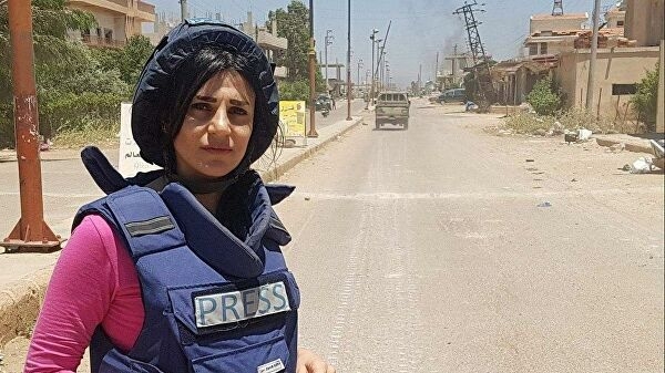 Раненую журналистку RT доставили в клинику в Петербурге