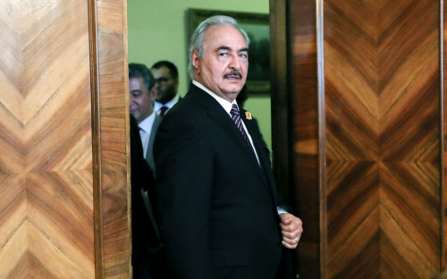 Фельдмаршал Хафтар улетел с московских переговоров без перемирия Фельдмаршал Хафтар улетел с московских переговоров без перемирия