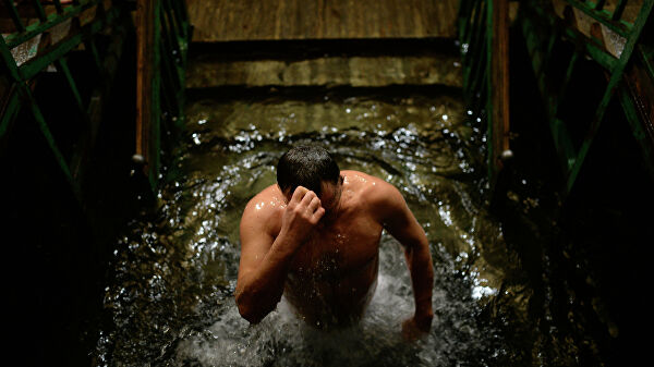 В Москве более 5,5 тысячи человек уже посетили крещенские купания