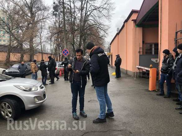 «Стыд и позор»: Украинские мусульмане жалуются на притеснения со стороны полиции (ФОТО) «Стыд и позор»: Украинские мусульмане жалуются на притеснения со стороны полиции (ФОТО)