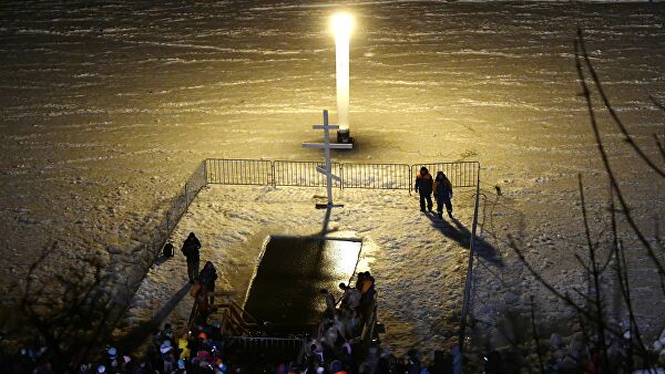 Более двух миллионов россиян приняли участие в крещенских купаниях