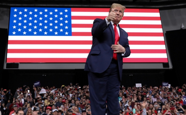 Трамп поддержал &laquo;многострадальный народ Ирана&raquo; на фарси