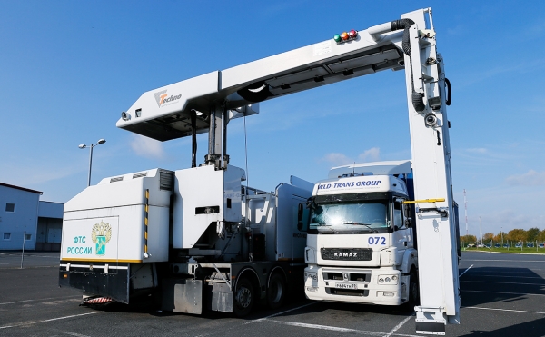 СМИ узнали о жалобах грузоперевозчиков Путину на действия таможни :: Бизнес :: РБК