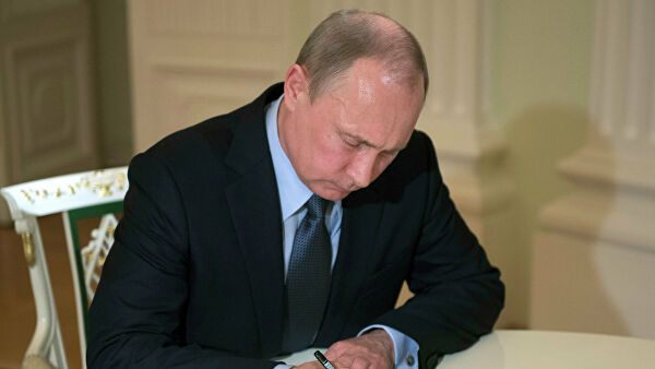 Путин подписал закон, упрощающий расследование оборота порнографии