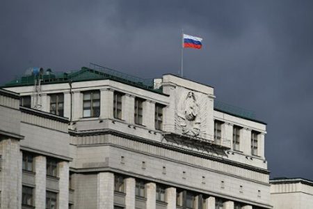Госдума приняла закон о порядке выплаты соцподдержки учителям в селах