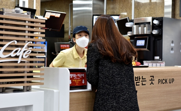 Более 400 компаний заявили о негативном влиянии коронавируса на прибыль :: Бизнес :: РБК