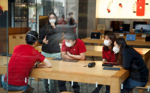 Apple временно закрыла все магазины в Китае из-за вспышки коронавируса :: Бизнес :: РБК