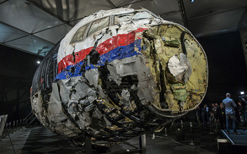 Нидерландские прокуроры заявили о свидетеле атаки ракетой по MH17 Нидерландские прокуроры заявили о свидетеле атаки ракетой по MH17
