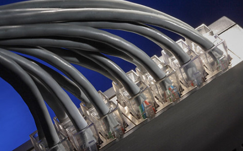 В Конституцию предложили внести право переноса органов власти из Москвы В Конституцию предложили внести право переноса органов власти из Москвы