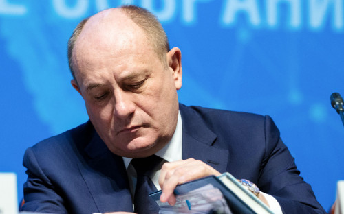 Доходы членов правления &laquo;Газпрома&raquo; за год сократились вдвое :: Бизнес :: РБК