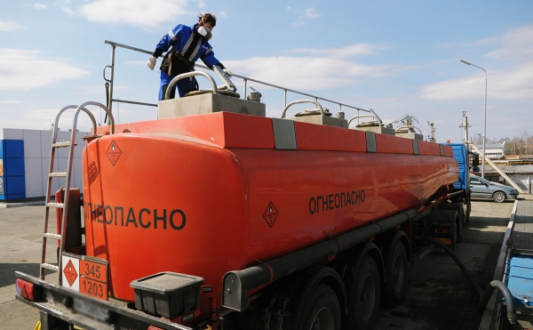 Минск предложил компаниям из России самим ввозить нефть для своих АЗС :: Бизнес :: РБК