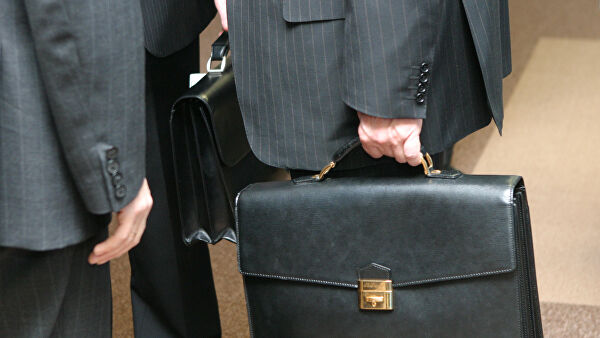 Россия пока не ограничивает командировки чиновников из-за коронавируса