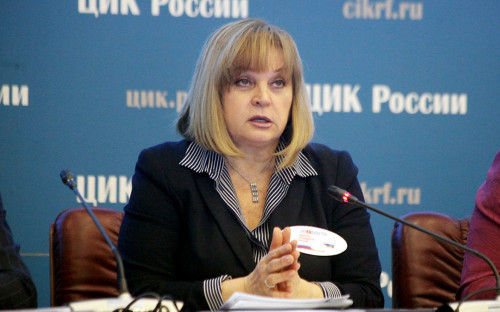 В Конституцию предложили внести право переноса органов власти из Москвы В Конституцию предложили внести право переноса органов власти из Москвы