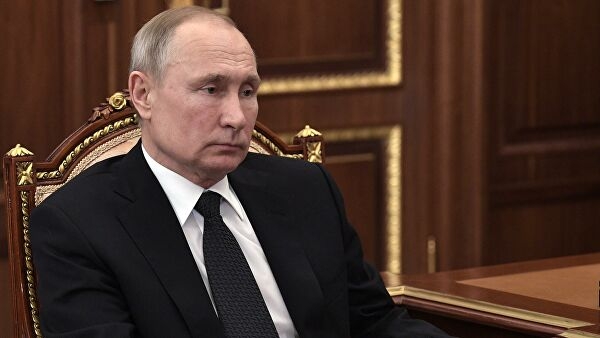 Путин встретится с рабочей группой по поправкам в Конституцию Путин встретится с рабочей группой по поправкам в Конституцию