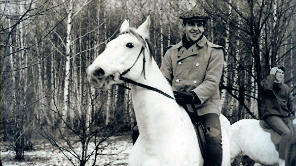 Слуцкий поздравил Лаврова с юбилеем