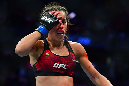 «Изуродованная» чемпионкой UFC девушка-боец показала лицо после схватки «Изуродованная» чемпионкой UFC девушка-боец показала лицо после схватки
