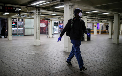 Трамп заявил о планах отменить введенные из-за коронавируса ограничения