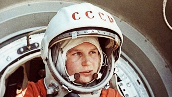 Путин поздравил Валентину Терешкову с днем рождения Путин поздравил Валентину Терешкову с днем рождения