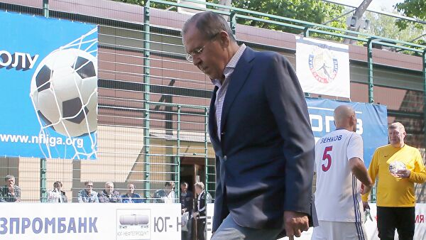 Слуцкий поздравил Лаврова с юбилеем