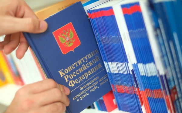 СМИ узнали о переносе голосования по Конституции на июнь из-за вируса